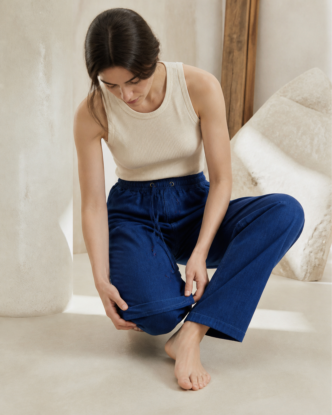 Indigo Wide-Leg Trousers - Color 02 Lifestyle Detail