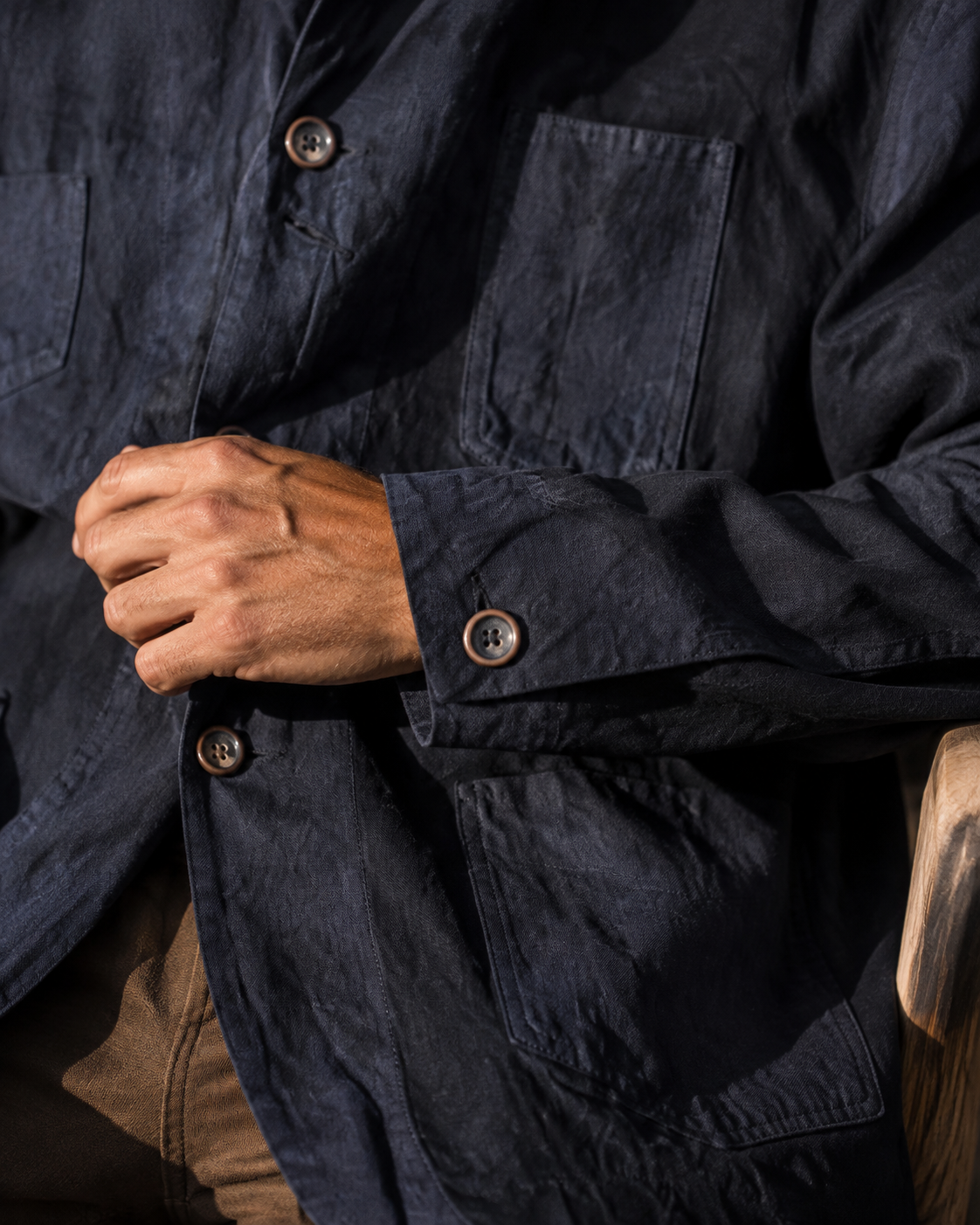 Rust Field Jacket - Lifestyle Detail (Color 01)